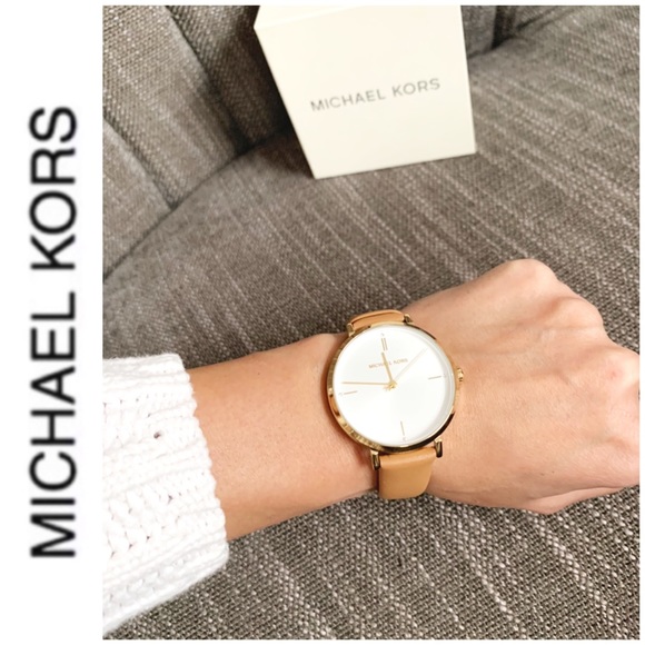 NWT authentic MK gold tone tan leather band watch - Picture 5 of 6